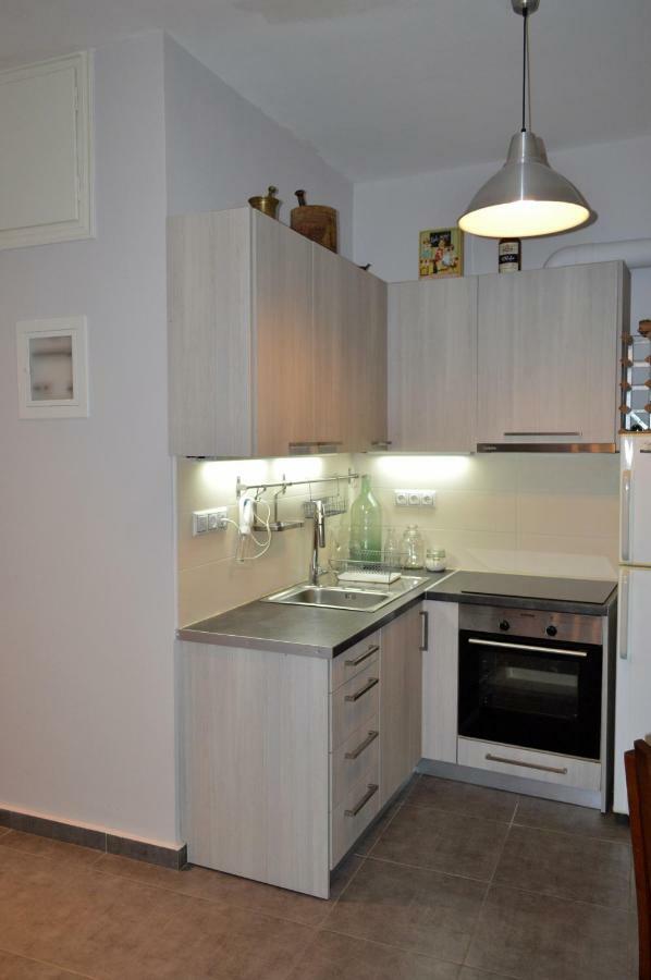 Central Kalamata Cozy Apartment Buitenkant foto