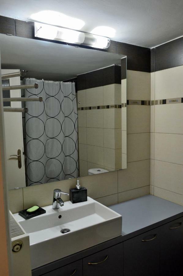 Central Kalamata Cozy Apartment Buitenkant foto